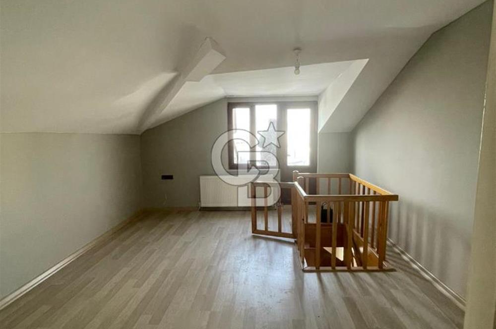 KARLIBAYIR DA BELEDİYE BİNASINA KOMŞU SATILIK DUBLEKS