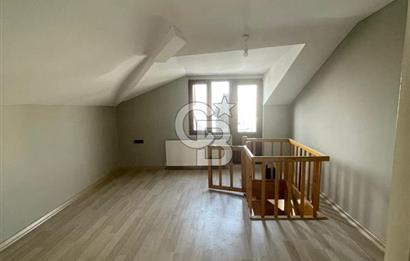 KARLIBAYIR DA BELEDİYE BİNASINA KOMŞU SATILIK DUBLEKS