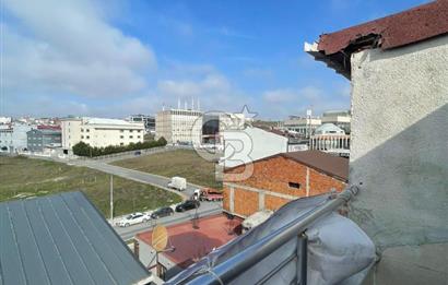 KARLIBAYIR DA BELEDİYE BİNASINA KOMŞU SATILIK DUBLEKS