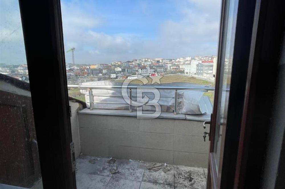 KARLIBAYIR DA BELEDİYE BİNASINA KOMŞU SATILIK DUBLEKS