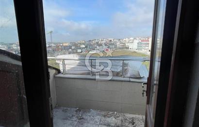 KARLIBAYIR DA BELEDİYE BİNASINA KOMŞU SATILIK DUBLEKS