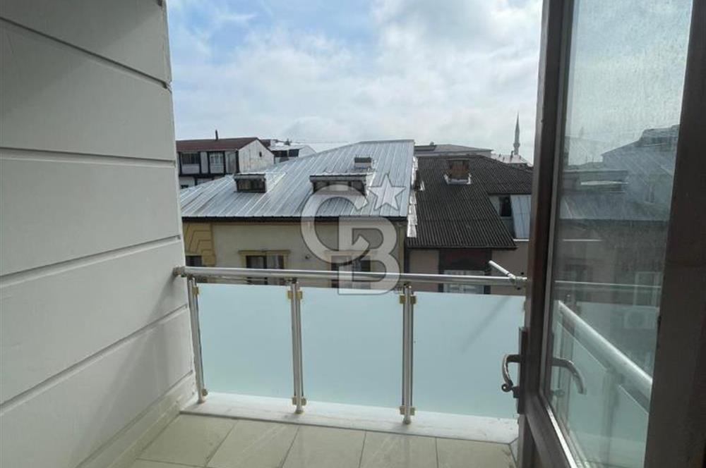 KARLIBAYIR DA BELEDİYE BİNASINA KOMŞU SATILIK DUBLEKS