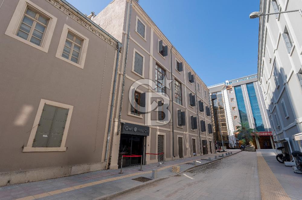 Alsancak'ta Tarihi Binada Kiralık 500 m² Net Prestijli Zemin Kat