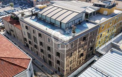 Alsancak'ta Tarihi Binada Kiralık 500 m² Net Prestijli Zemin Kat