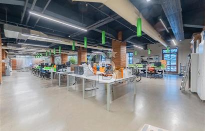 Alsancak'ta Tarihi Binada Kiralık 500 m² Net Prestijli Zemin Kat