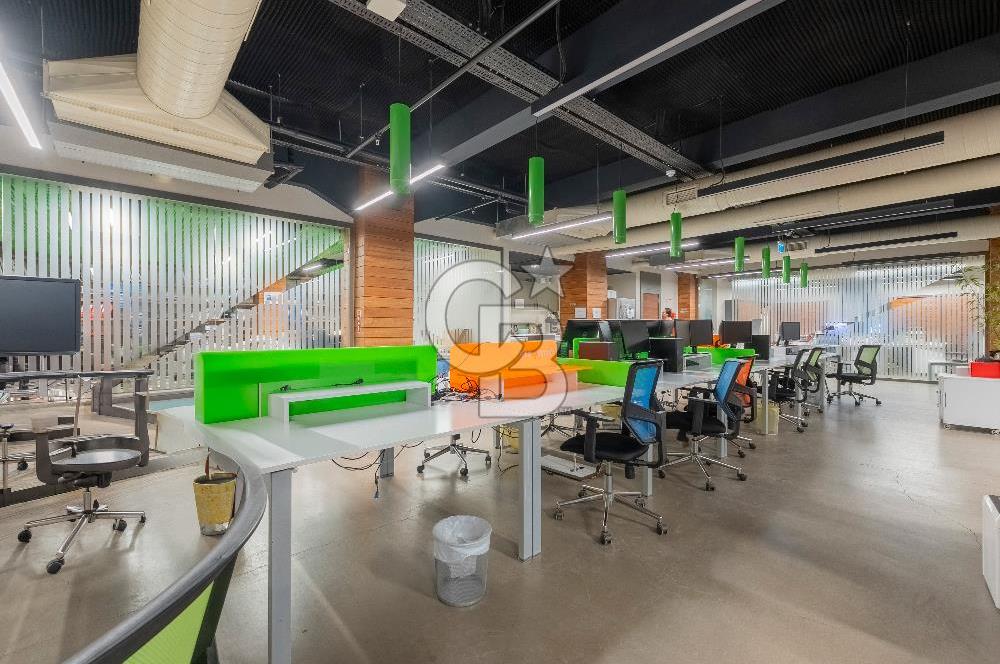 Alsancak'ta Tarihi Binada Kiralık 500 m² Net Prestijli Zemin Kat