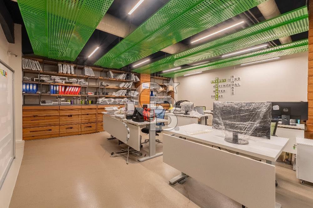 Alsancak'ta Tarihi Binada Kiralık 500 m² Net Prestijli Zemin Kat