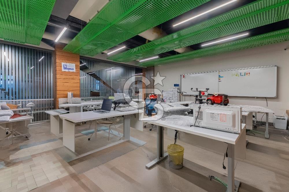 Alsancak'ta Tarihi Binada Kiralık 500 m² Net Prestijli Zemin Kat