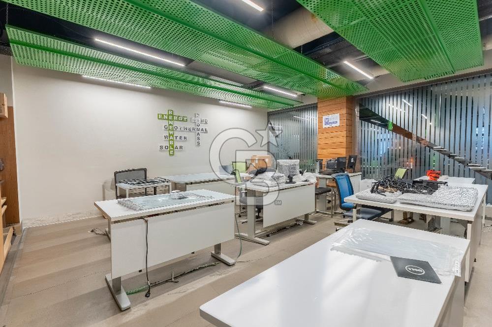 Alsancak'ta Tarihi Binada Kiralık 500 m² Net Prestijli Zemin Kat