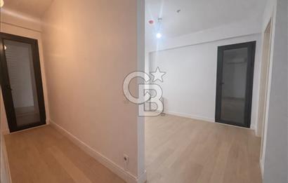 Fenerbahçede, Güvenlikli ve Yeni Binada SATILIK 3+1 Daire