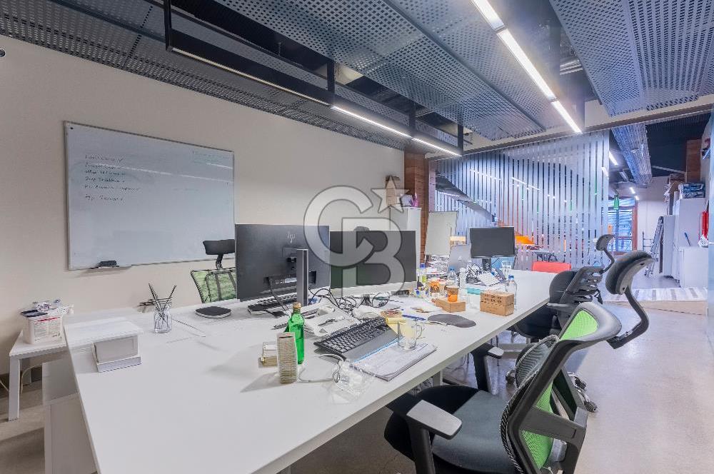 Alsancak'ta Tarihi Binada Kiralık 500 m² Net Prestijli Zemin Kat