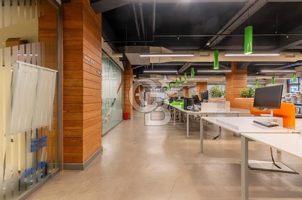 Alsancak'ta Tarihi Binada Kiralık 500 m² Net Prestijli Zemin Kat