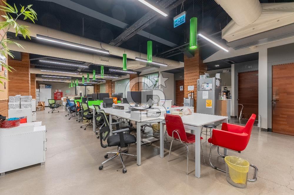 Alsancak'ta Tarihi Binada Kiralık 500 m² Net Prestijli Zemin Kat