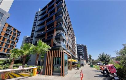 Bornova Coordinat'ta Eşyalı 1+0 Havuz Manzaralı Kiralık Daire