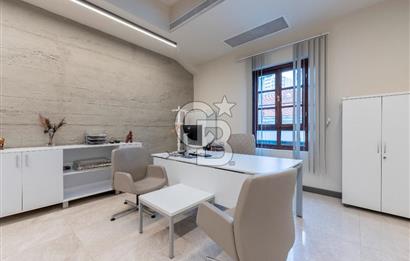 Alsancak'ta Tarihi Binada 520 m² Net Kurumsala Kiralık Ofis