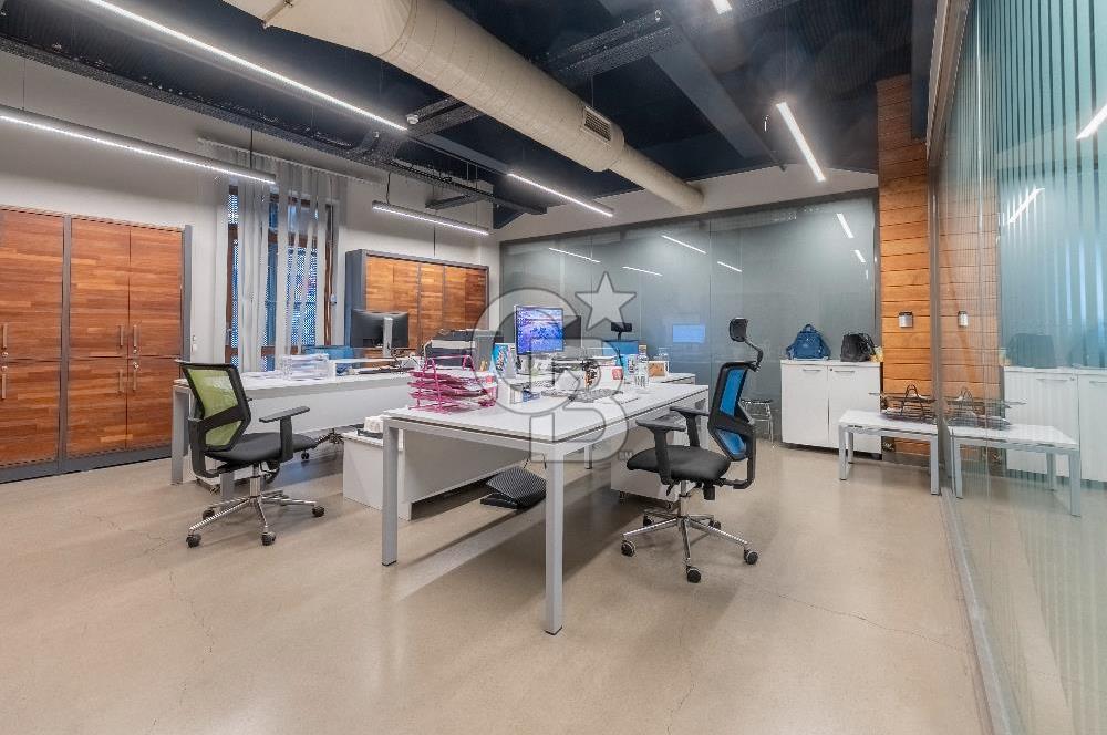 Alsancak'ta Tarihi Binada Kiralık 500 m² Net Prestijli Zemin Kat