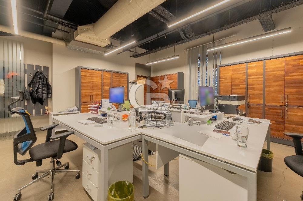 Alsancak'ta Tarihi Binada Kiralık 500 m² Net Prestijli Zemin Kat