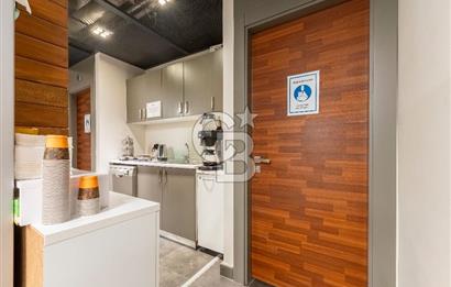 Alsancak'ta Tarihi Binada Kiralık 500 m² Net Prestijli Zemin Kat