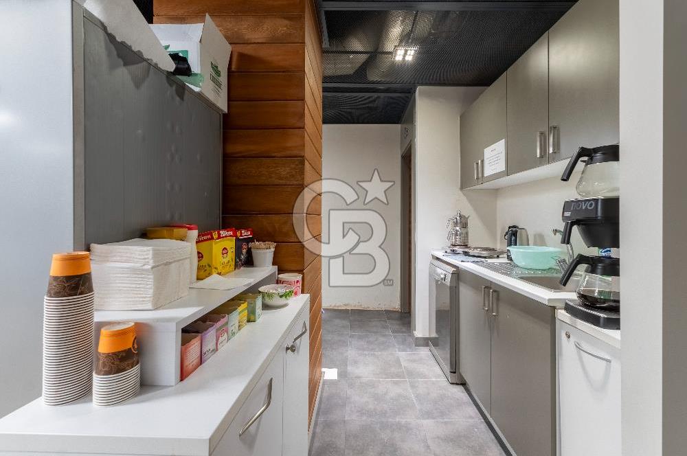 Alsancak'ta Tarihi Binada Kiralık 500 m² Net Prestijli Zemin Kat