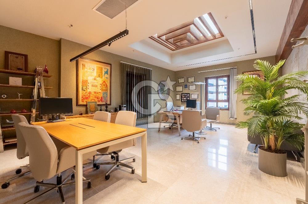Alsancak'ta Tarihi Binada 520 m² Net Kurumsala Kiralık Ofis