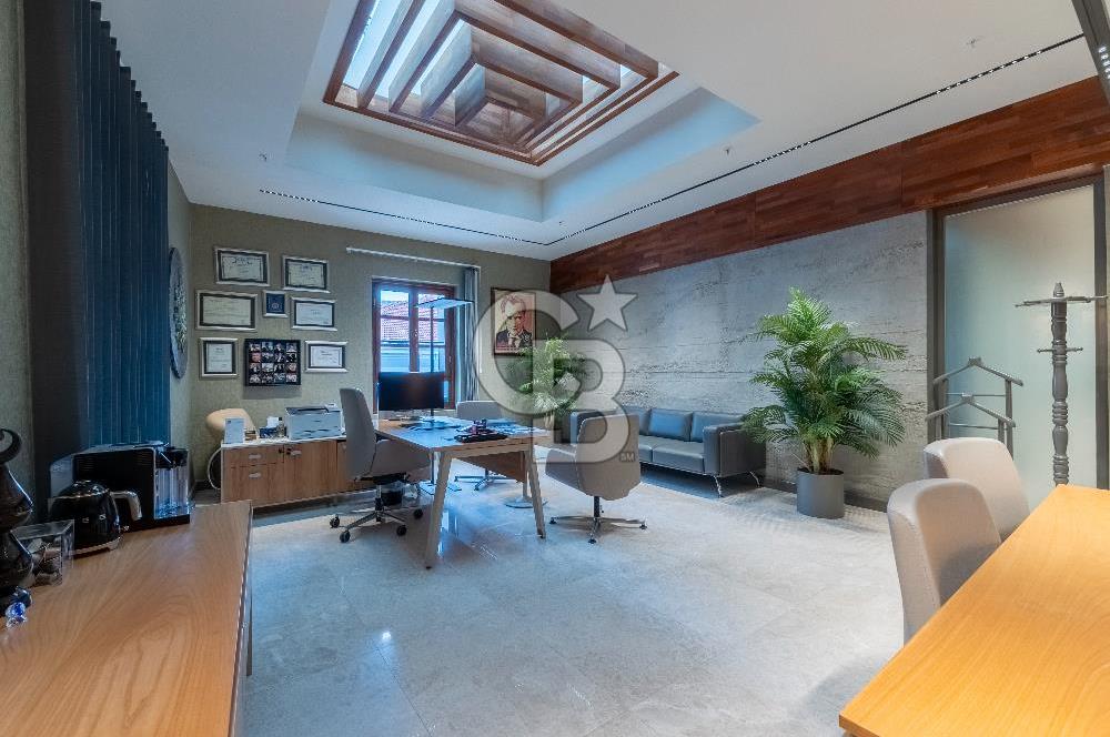 Alsancak'ta Tarihi Binada 520 m² Net Kurumsala Kiralık Ofis