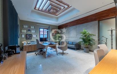 Alsancak'ta Tarihi Binada 520 m² Net Kurumsala Kiralık Ofis