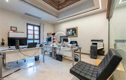 Alsancak'ta Tarihi Binada 520 m² Net Kurumsala Kiralık Ofis