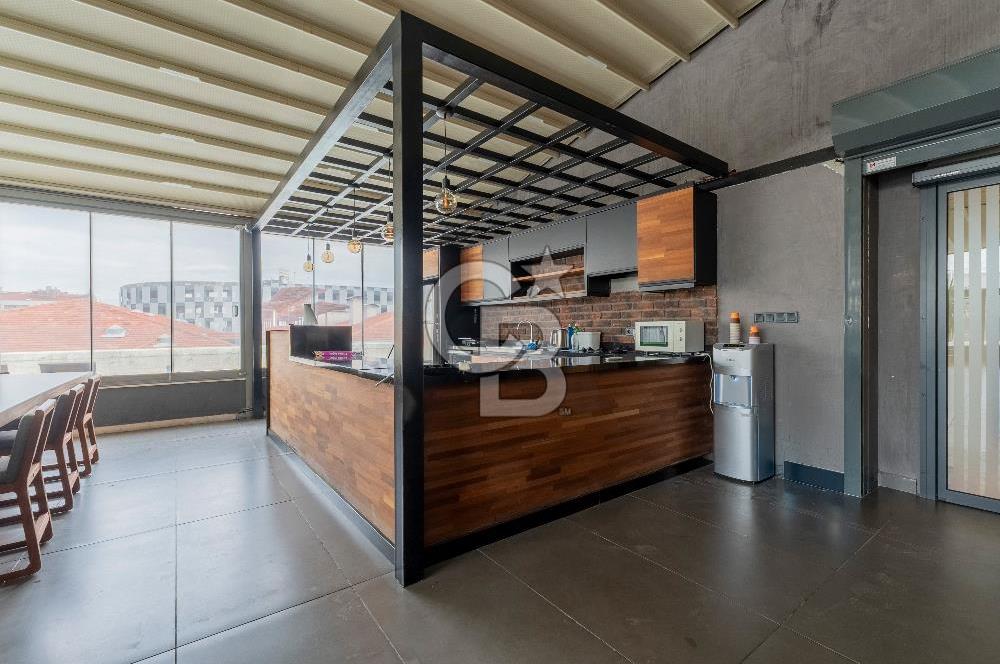 Alsancak'ta Tarihi Binada 520 m² Net Kurumsala Kiralık Ofis