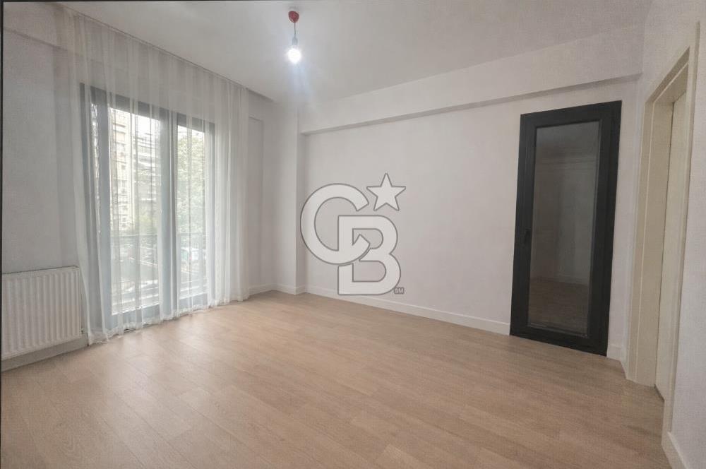 Fenerbahçede, Güvenlikli ve Yeni Binada SATILIK 3+1 Daire