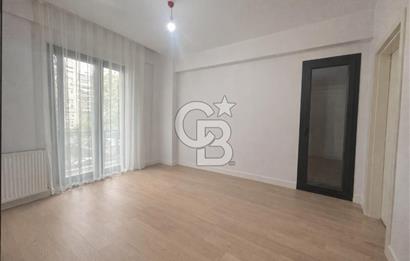 Fenerbahçede, Güvenlikli ve Yeni Binada SATILIK 3+1 Daire