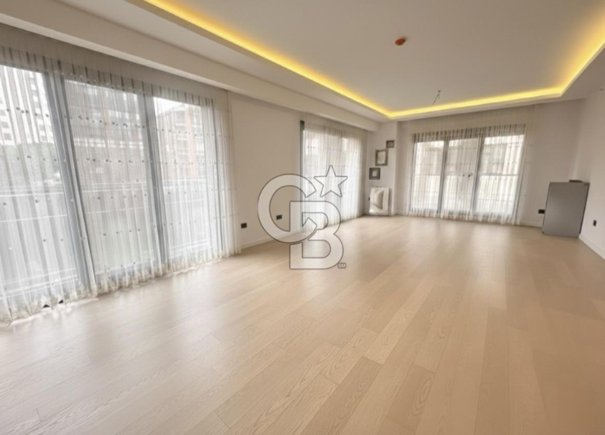 Fenerbahçede, Güvenlikli ve Yeni Binada SATILIK 3+1 Daire