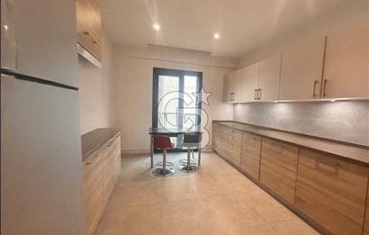 Fenerbahçede, Güvenlikli ve Yeni Binada SATILIK 3+1 Daire