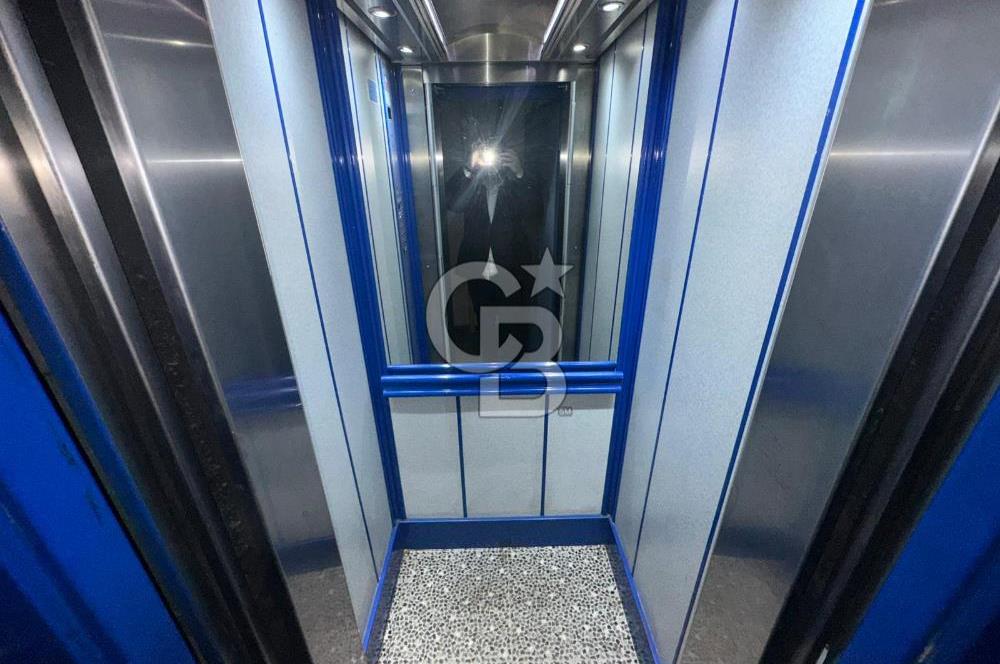 Bahçelievler'de Atatürk Parkı Karşısı Satılık 3+1 Daire