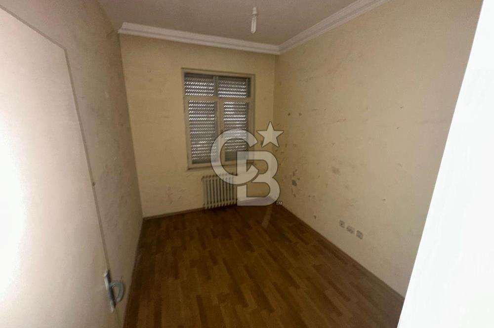 Bahçelievler'de Atatürk Parkı Karşısı Satılık 3+1 Daire