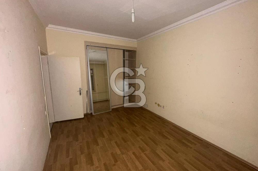 Bahçelievler'de Atatürk Parkı Karşısı Satılık 3+1 Daire