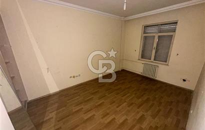 Bahçelievler'de Atatürk Parkı Karşısı Satılık 3+1 Daire