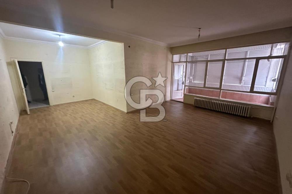 Bahçelievler'de Atatürk Parkı Karşısı Satılık 3+1 Daire