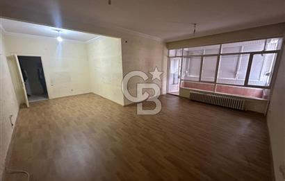 Bahçelievler'de Atatürk Parkı Karşısı Satılık 3+1 Daire