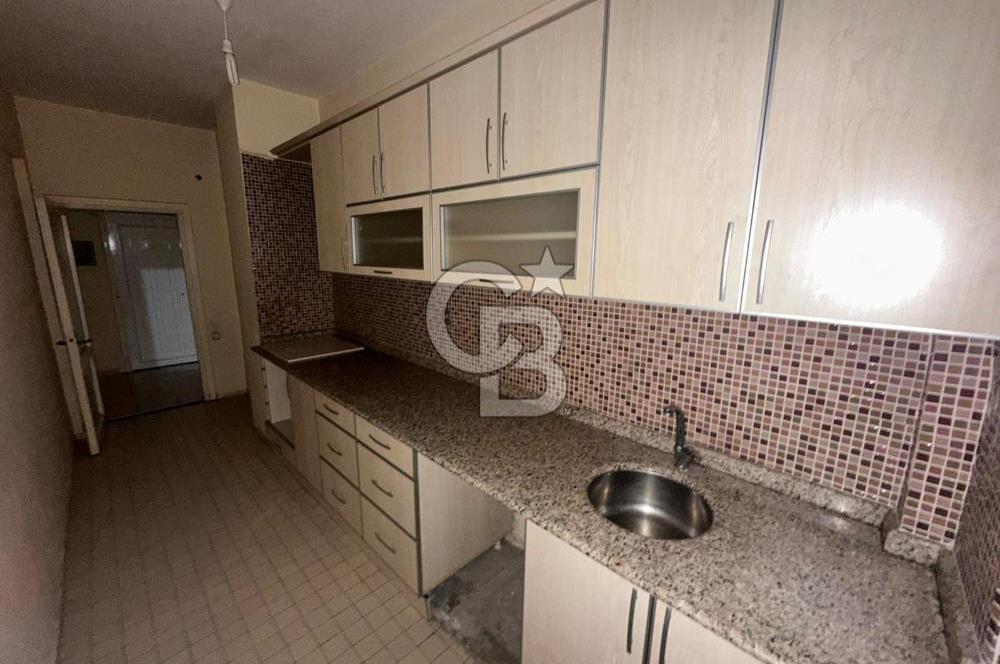 Bahçelievler'de Atatürk Parkı Karşısı Satılık 3+1 Daire