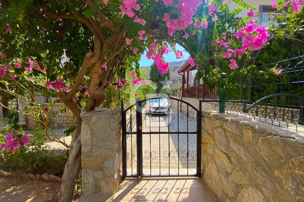 DATÇA MERKEZDE TAM MÜSTAKİL 3 + 1 VİLLA SATILIK