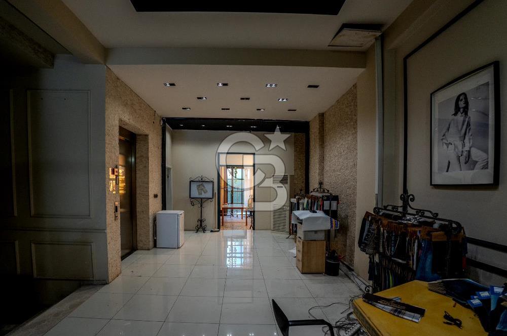 İzmir Çiğli Anadolu Caddesi Üzeri 6Katlı Satılık Yatırımlık Bina