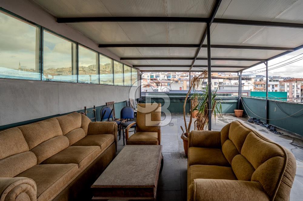 İzmir Çiğli Anadolu Caddesi Üzeri 6Katlı Satılık Yatırımlık Bina