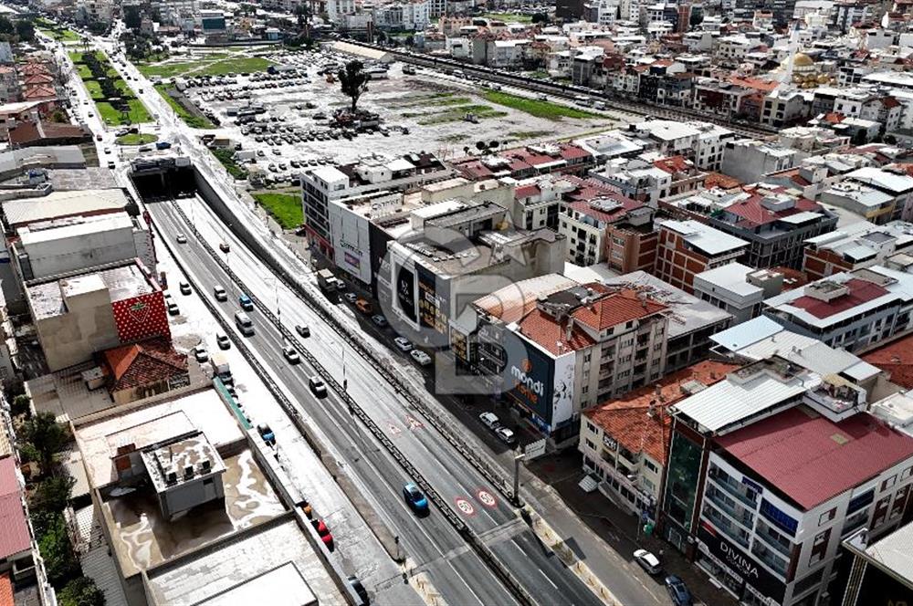 İzmir Çiğli Anadolu Caddesi Üzeri 6Katlı Satılık Yatırımlık Bina