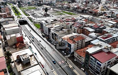 İzmir Çiğli Anadolu Caddesi Üzeri 6Katlı Satılık Yatırımlık Bina
