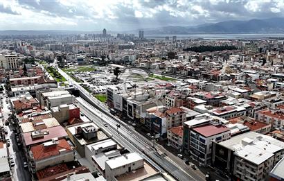 İzmir Çiğli Anadolu Caddesi Üzeri 6Katlı Satılık Yatırımlık Bina