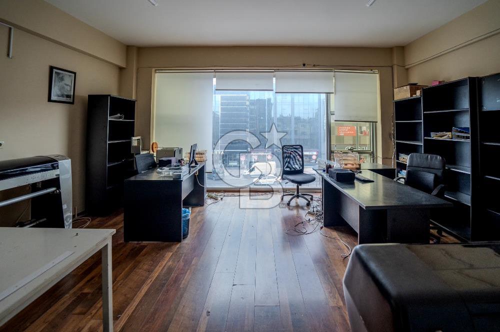 İzmir Çiğli Anadolu Caddesi Üzeri 6Katlı Satılık Yatırımlık Bina