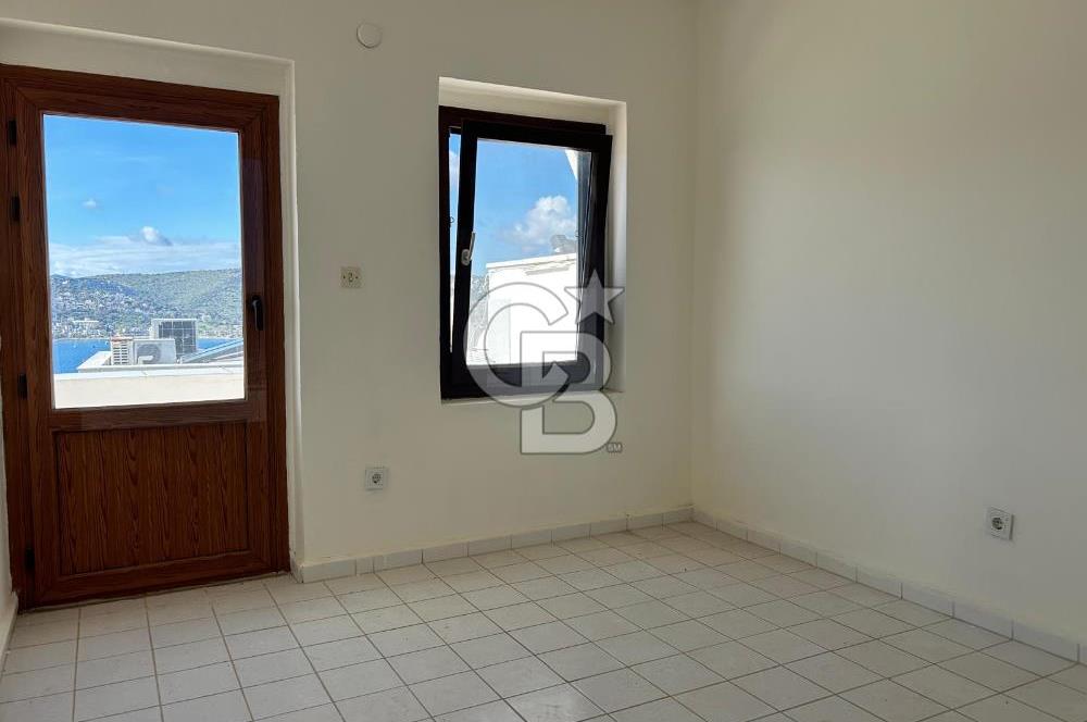 Bitezde full deniz manzaralı 3 teraslı site içinde villa