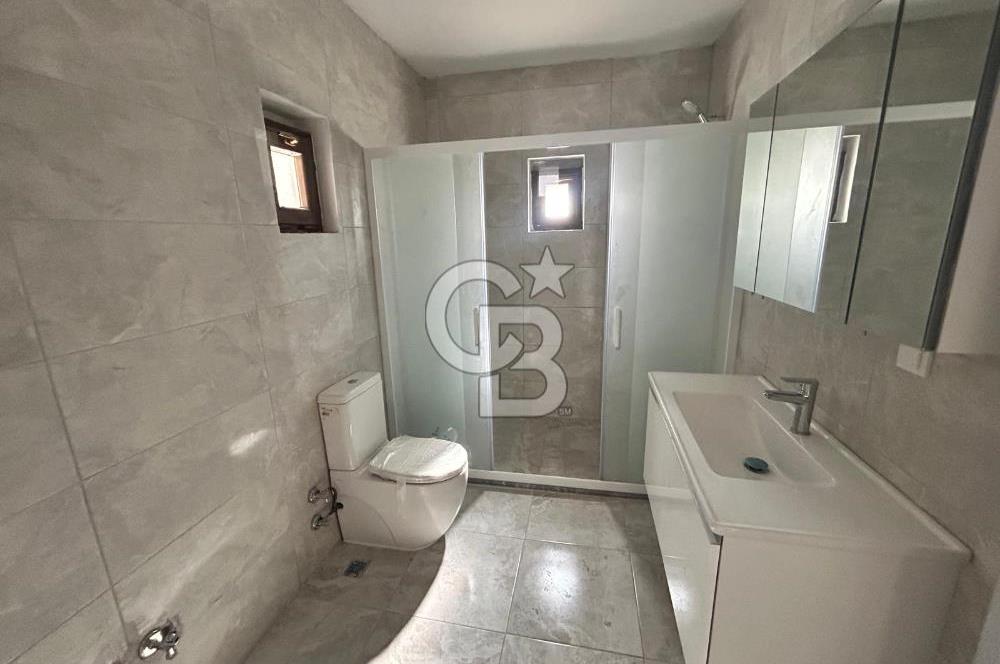 Bitezde full deniz manzaralı 3 teraslı site içinde villa