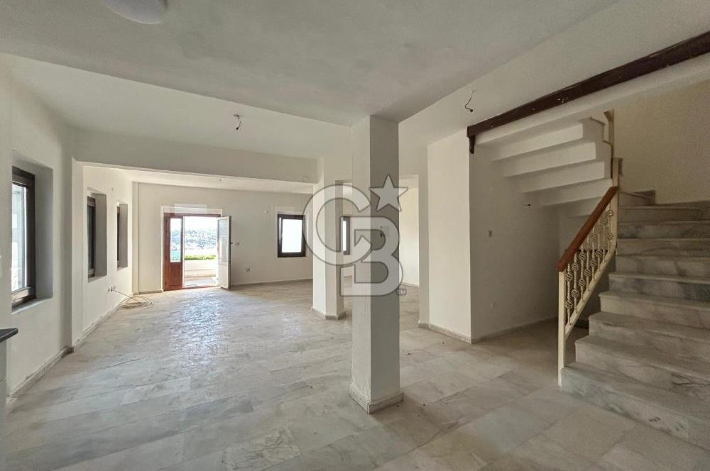 Bitezde full deniz manzaralı 3 teraslı site içinde villa