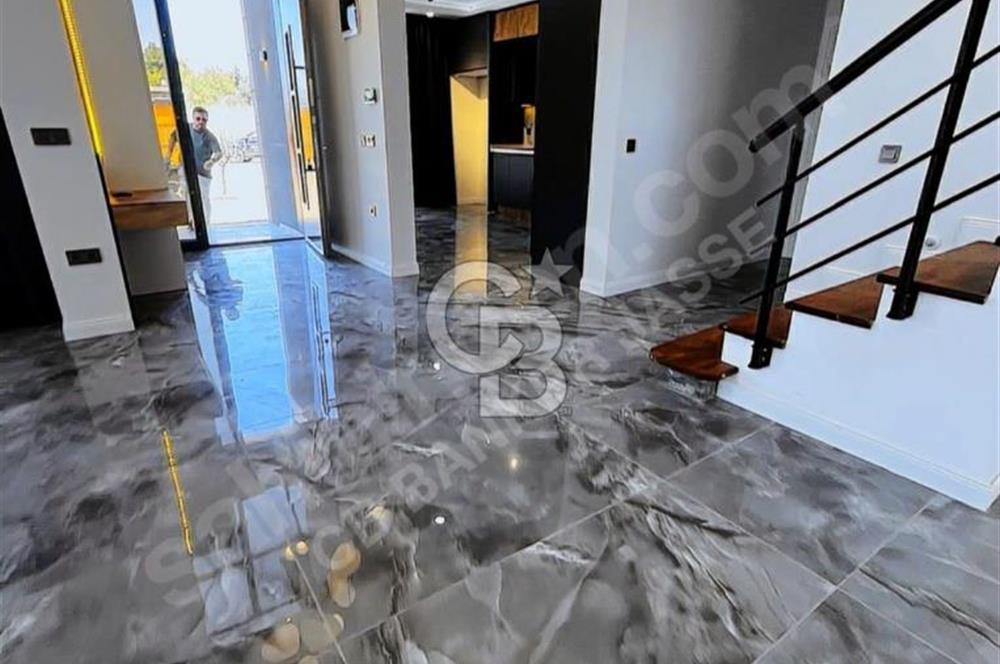 JASSE'DEN KAYNAKLAR MERKEZDE HAVUZLU DUBLEKS 4+1 SATILIK VİLLA